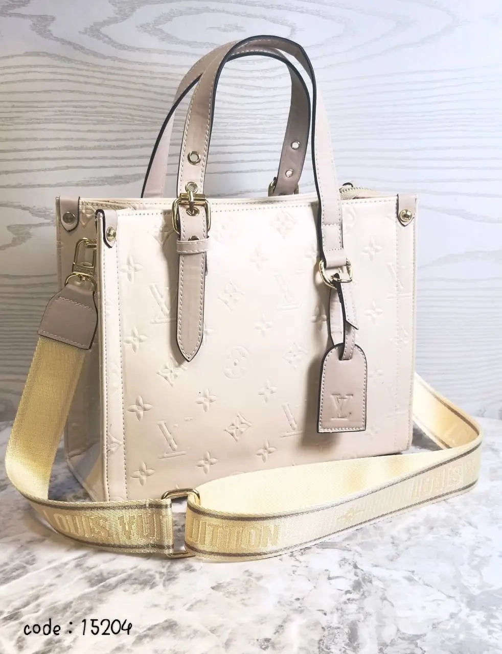 Louis Vuitton Handbag L- 15204