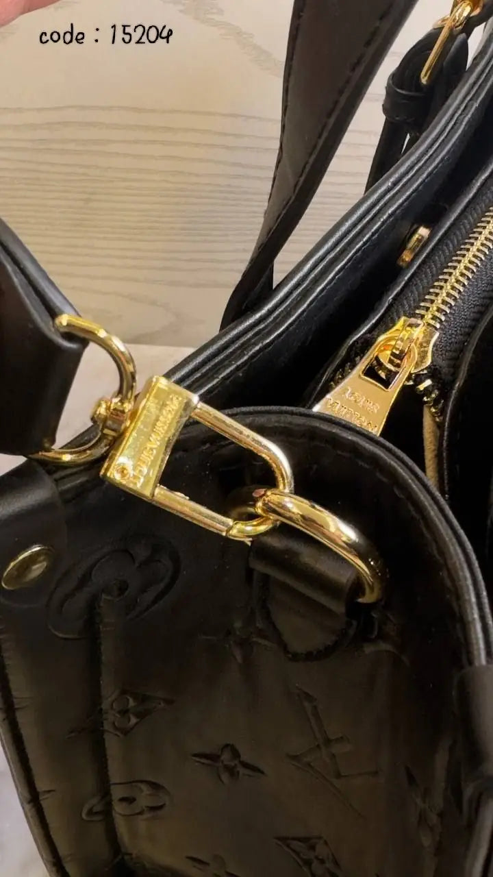 Louis Vuitton Handbag L- 15204