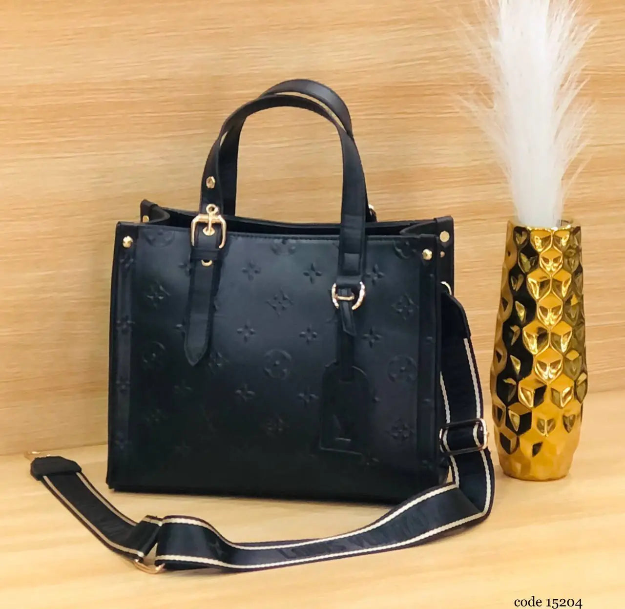 Louis Vuitton Handbag L- 15204