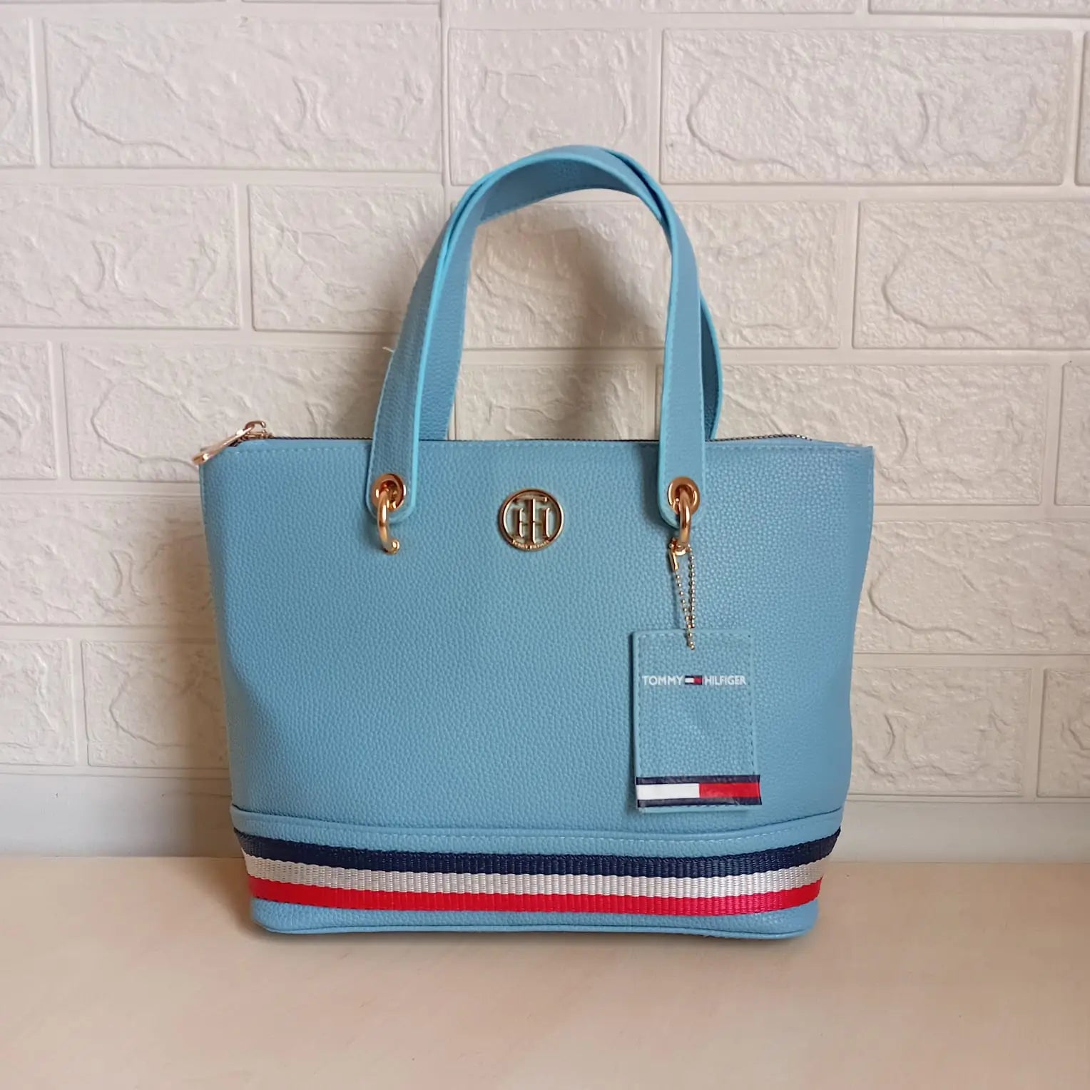 Tommy Hilfiger Handbag L- 16693 Medium