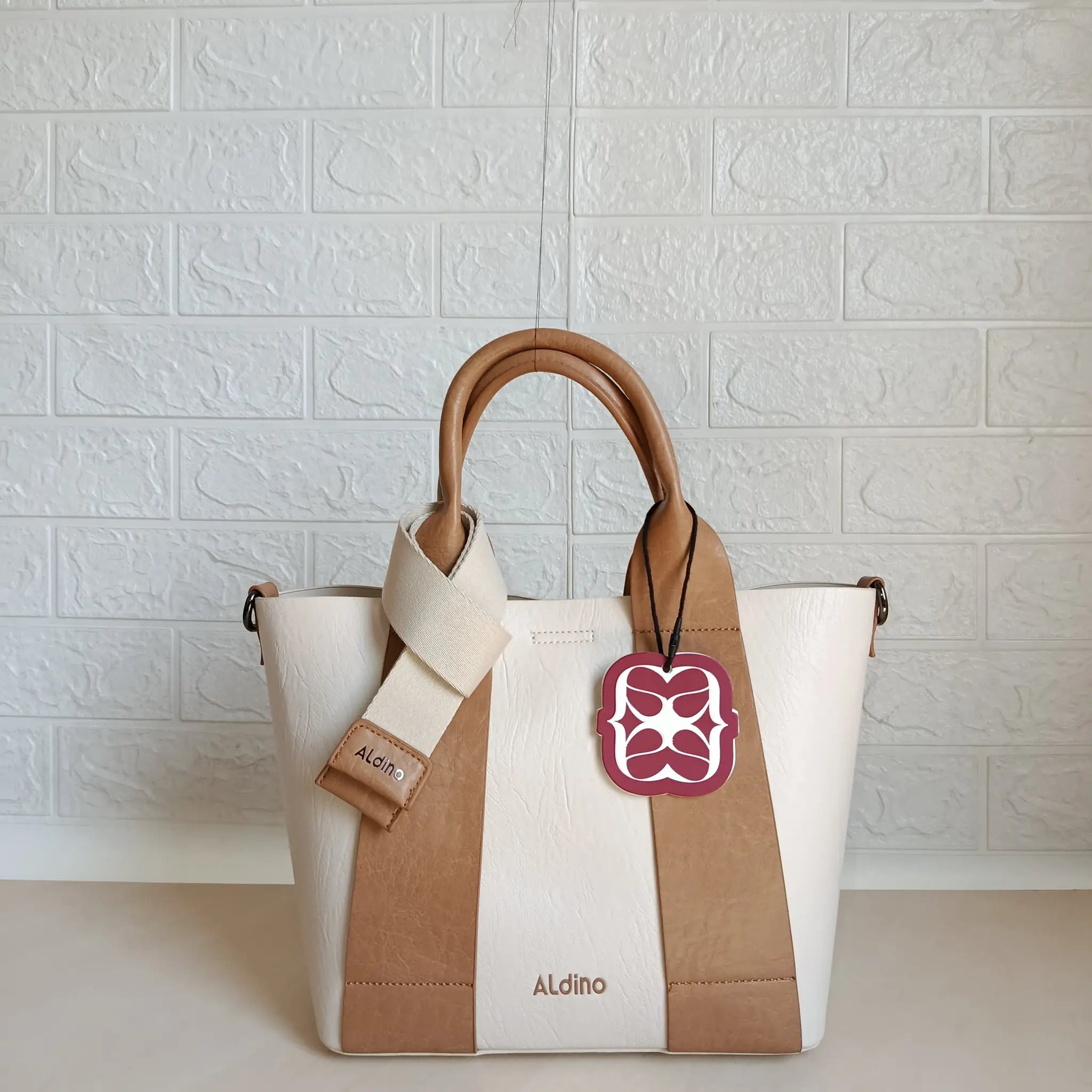 Aldino Handbag T- GB30 With Box 🎁
