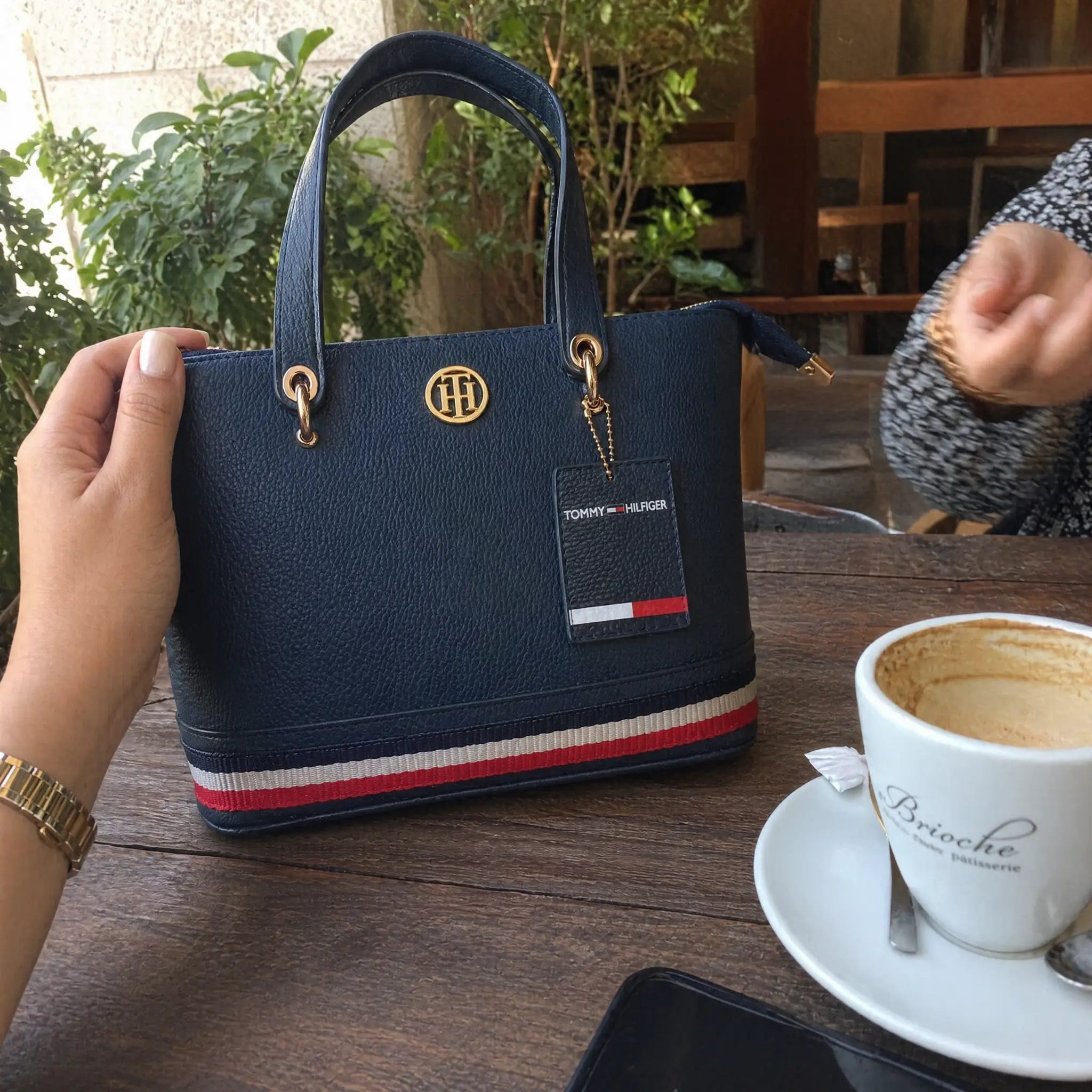 Tommy Hilfiger Handbag L- 16693 Medium