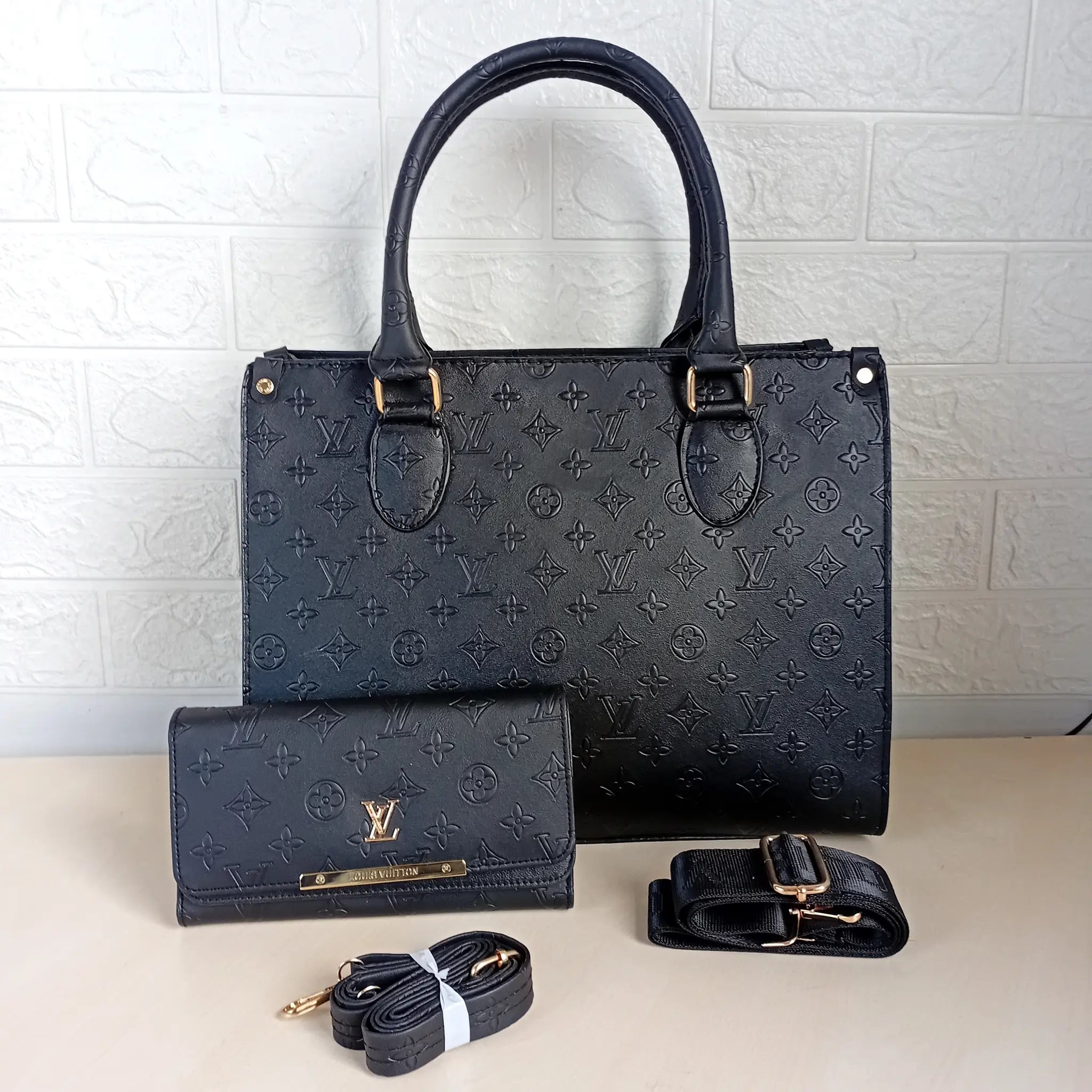 Louis Vuitton Bundle (Handbag + Wallet + 2 Straps) With BOX🎁