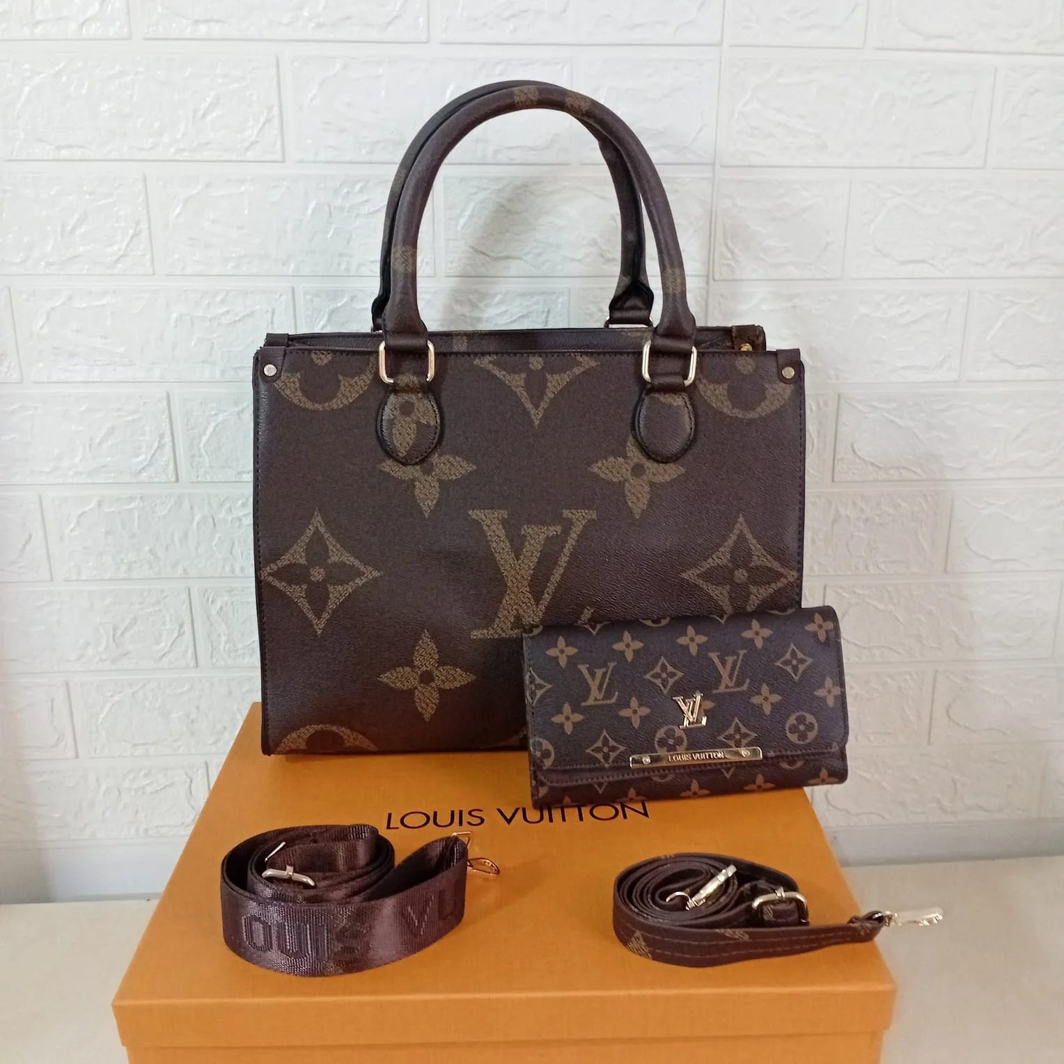 Louis Vuitton Bundle (Handbag + Wallet + 2 Straps) With BOX🎁