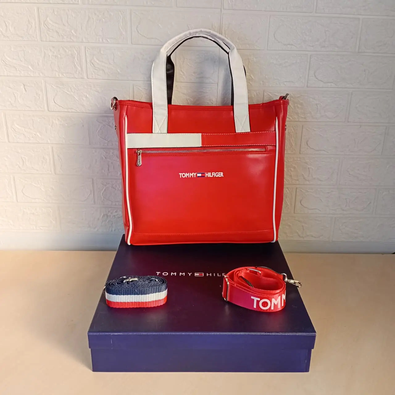 Tommy Hilfiger Handbag L- 23015 With Box🎁