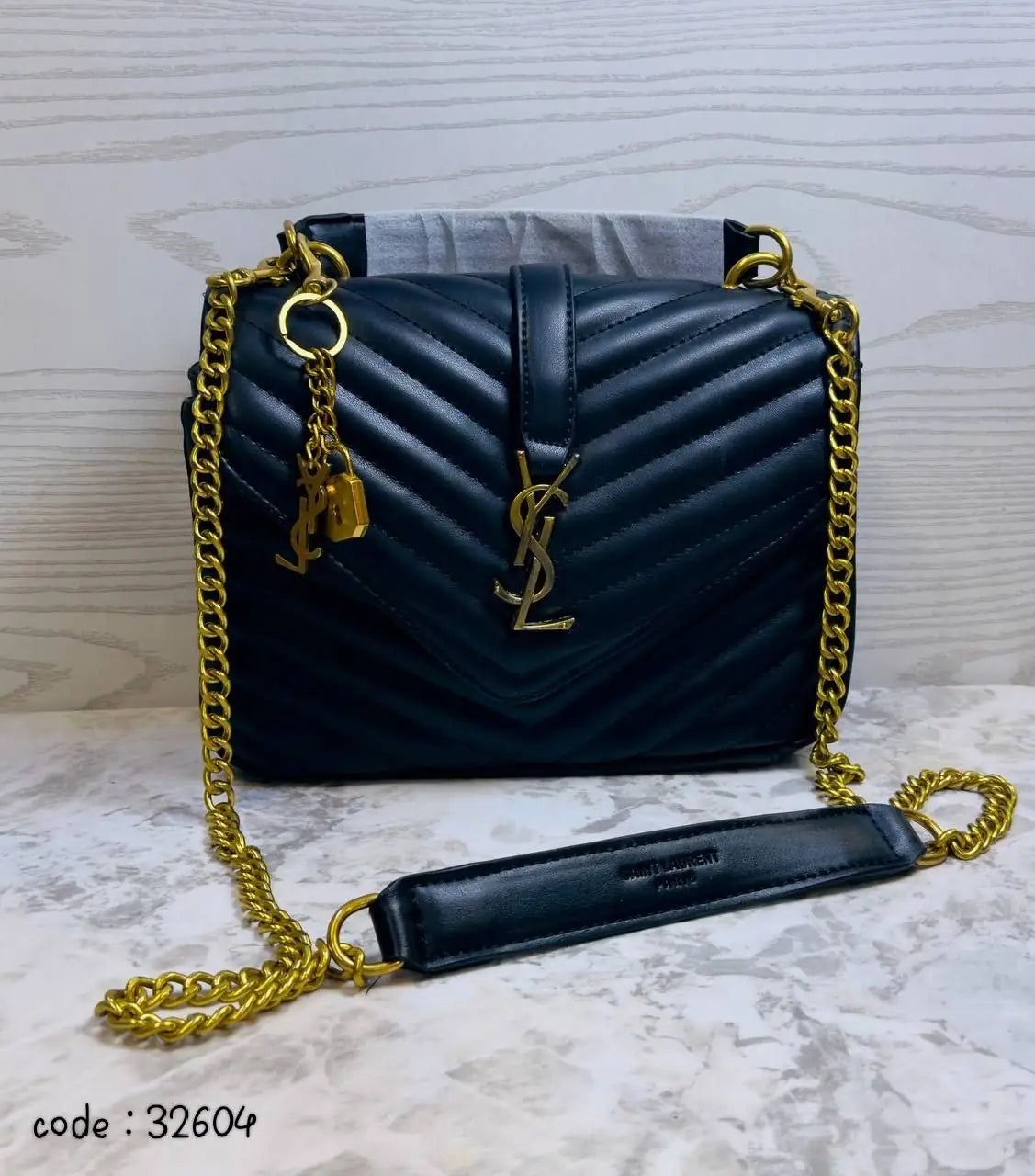 Saint Laurent Handbag L- 32604