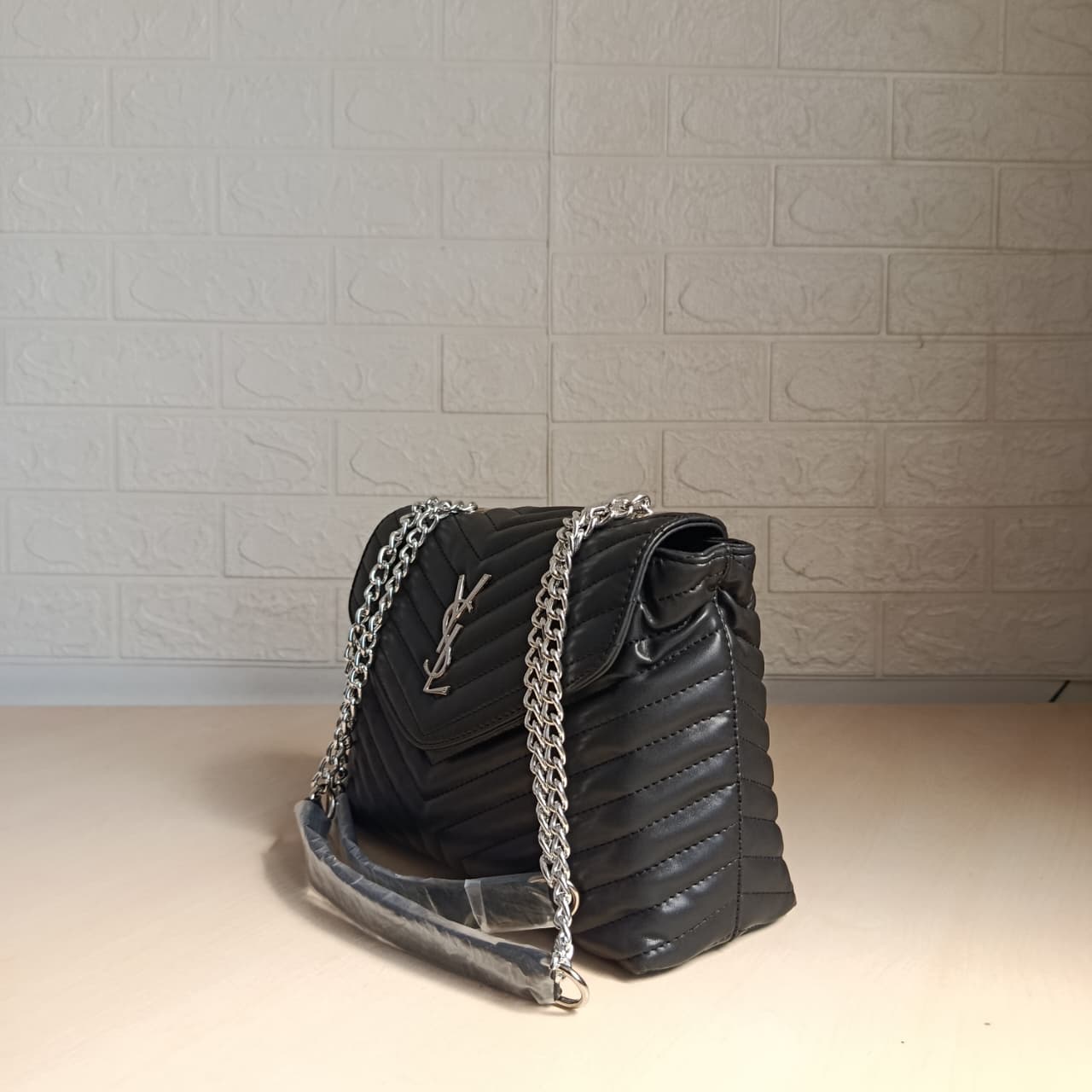 Saint Laurent Handbag N- 367