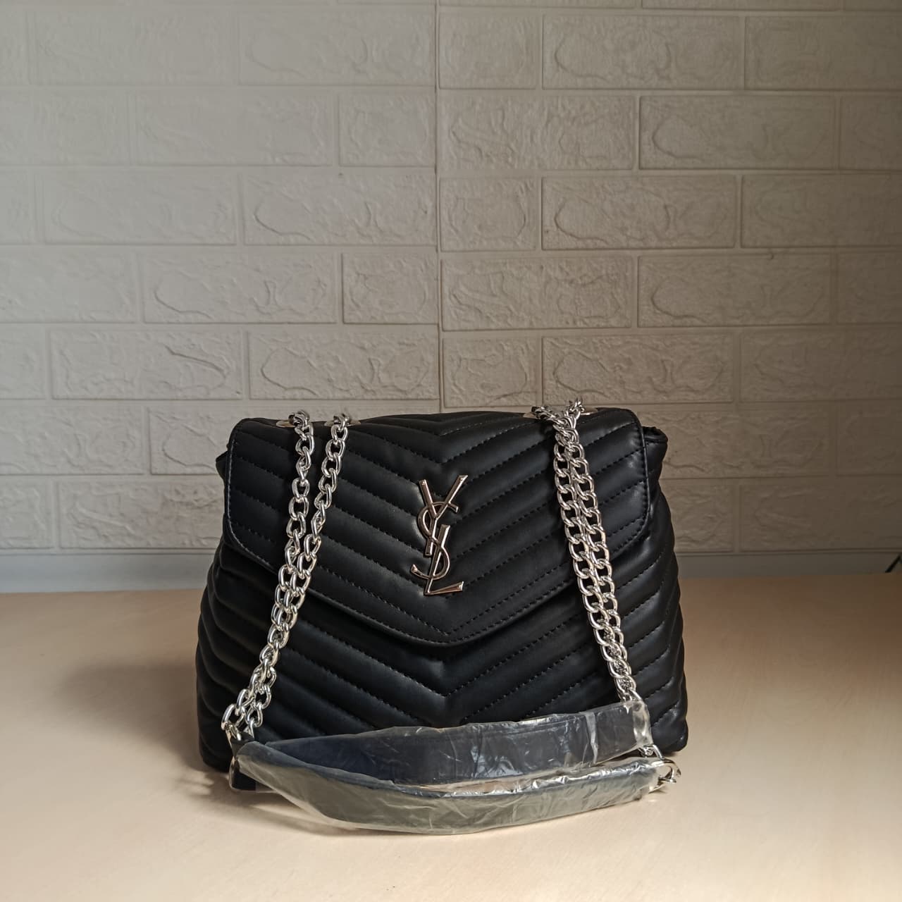Saint Laurent Handbag N- 367