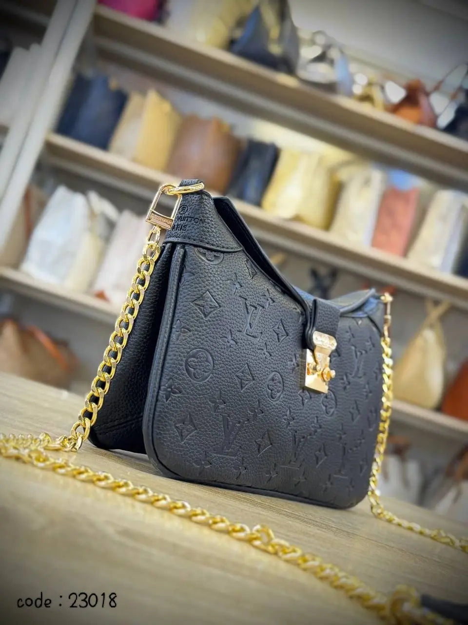 Louis Vuitton Handbag L- 23018