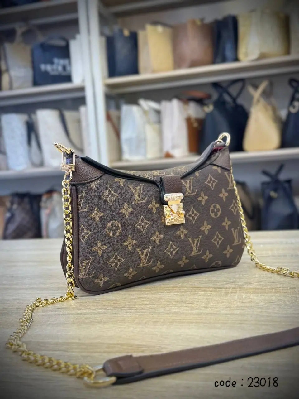 Louis Vuitton Handbag L- 23018