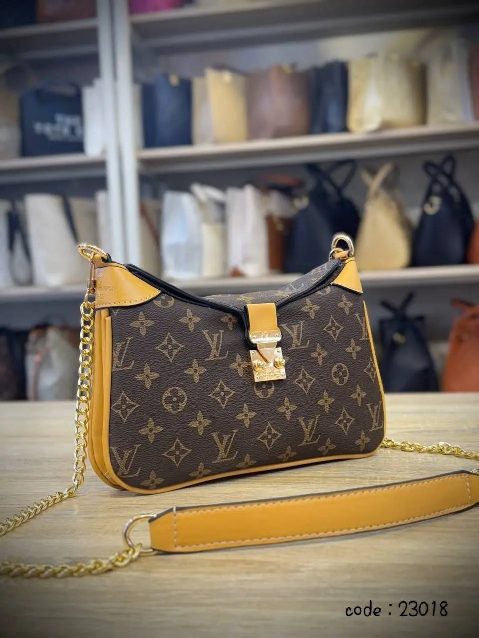Louis Vuitton Handbag L- 23018