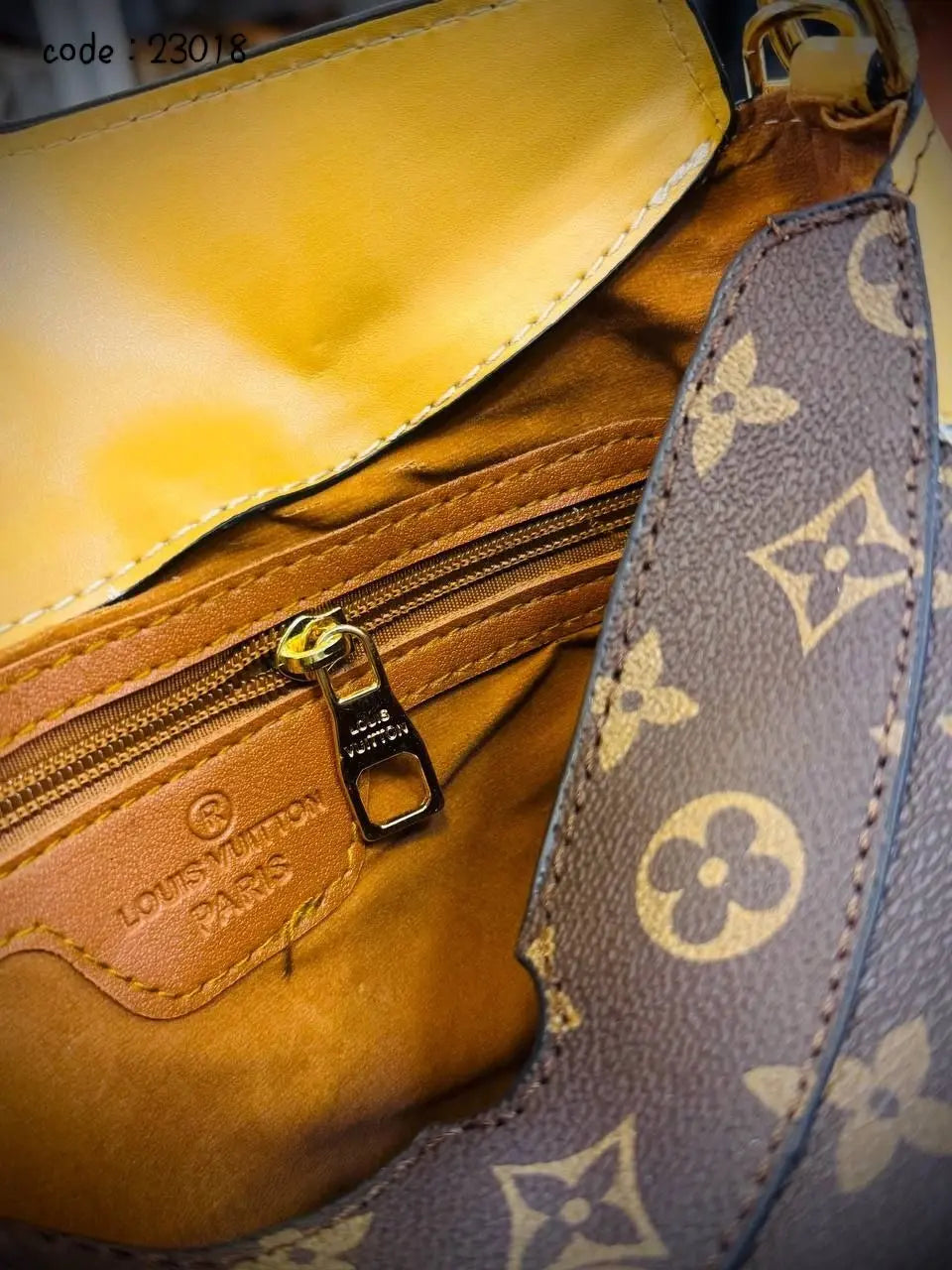 Louis Vuitton Handbag L- 23018