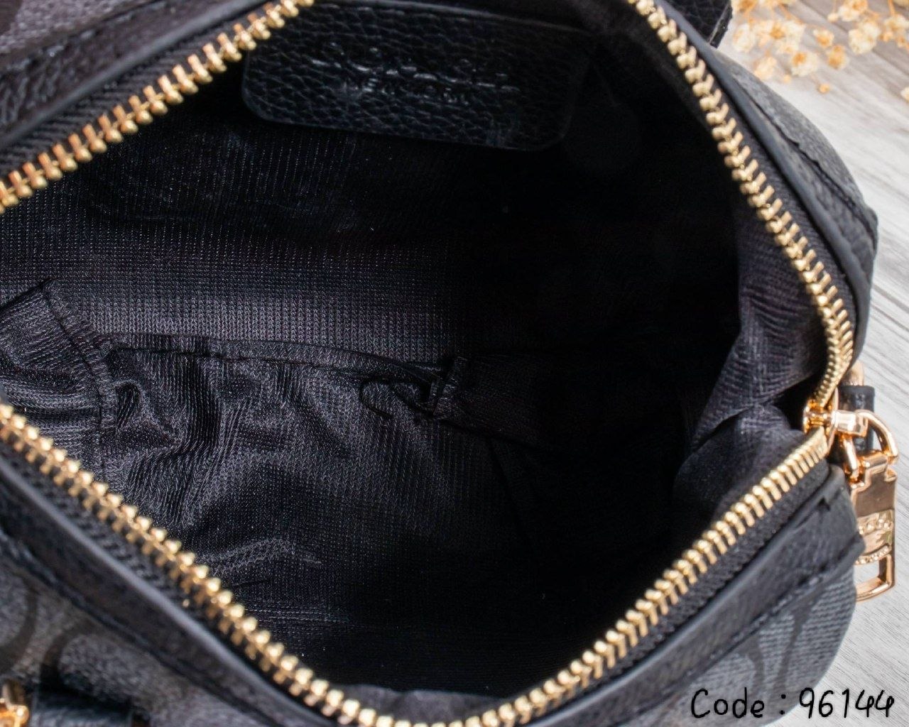 Coach Handbag L- 96144 -2