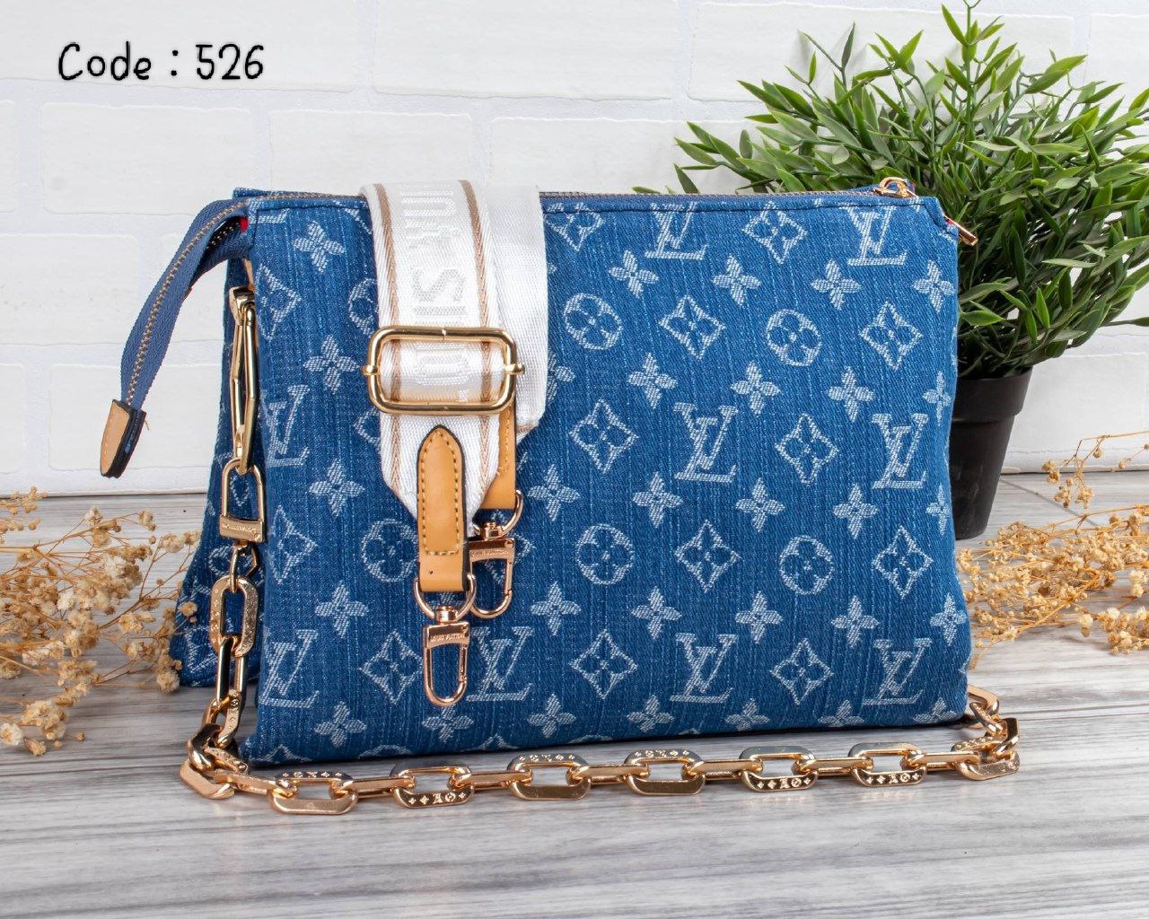 Louis Vuitton Handbag L- 526 -2