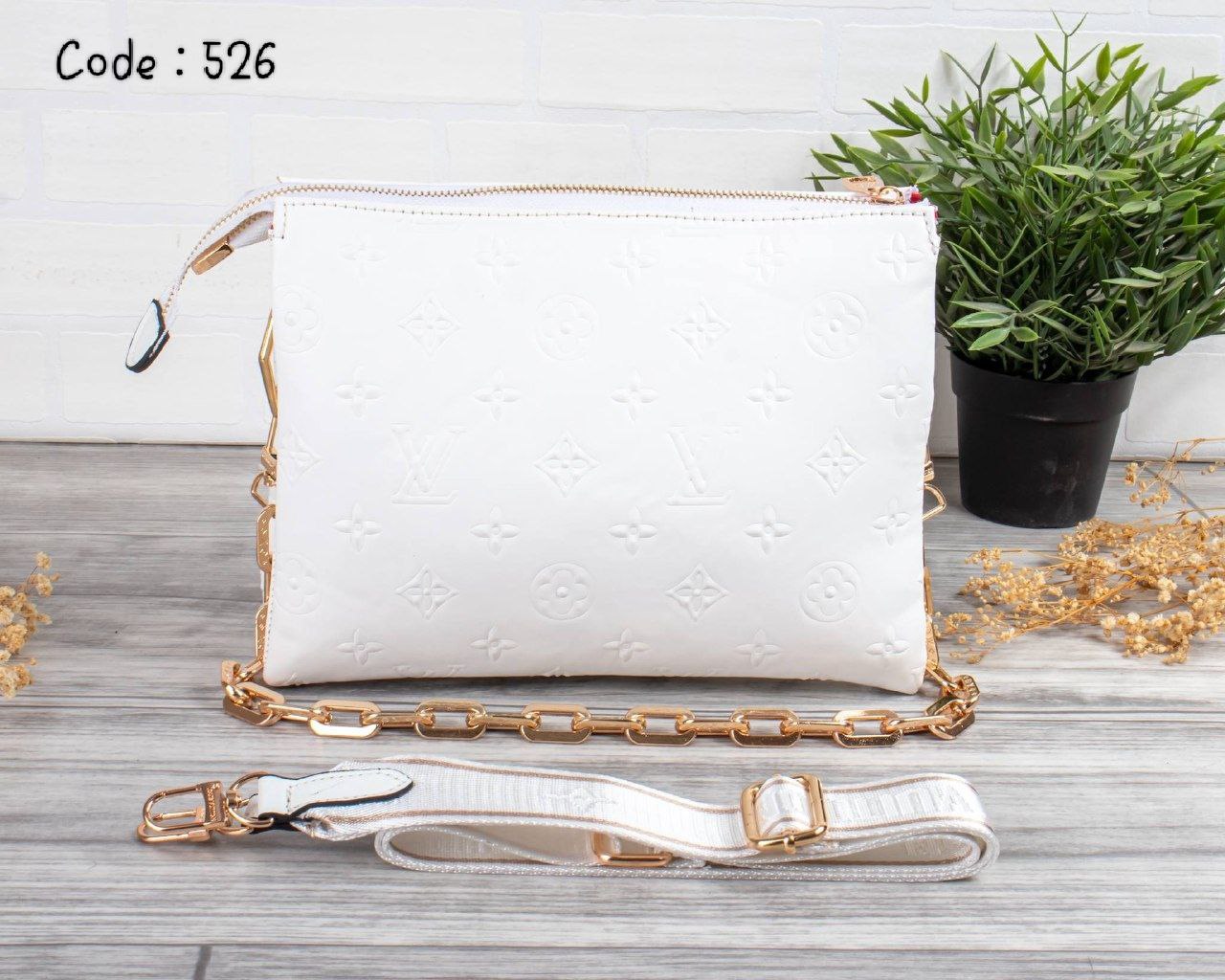 Louis Vuitton Handbag L- 526 -2