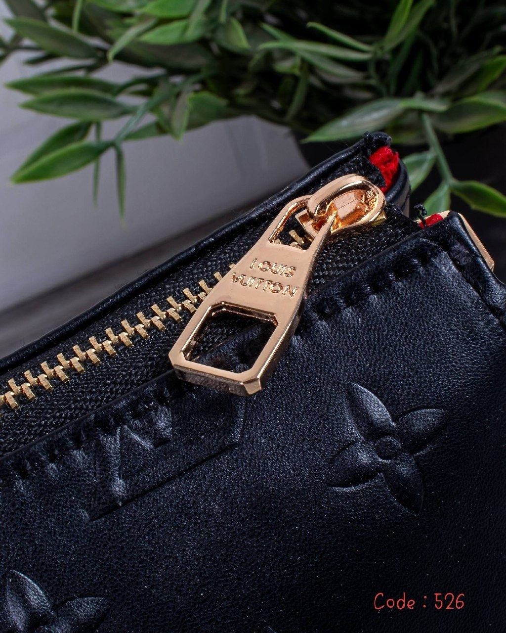 Louis Vuitton Handbag L- 526 -2