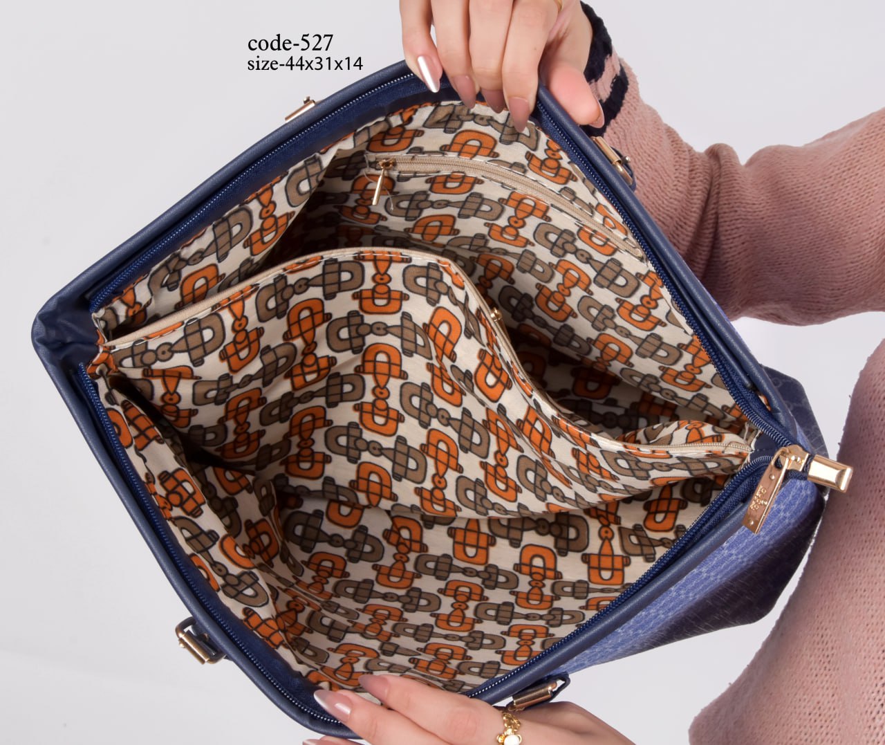 Gucci Handbag F- 527
