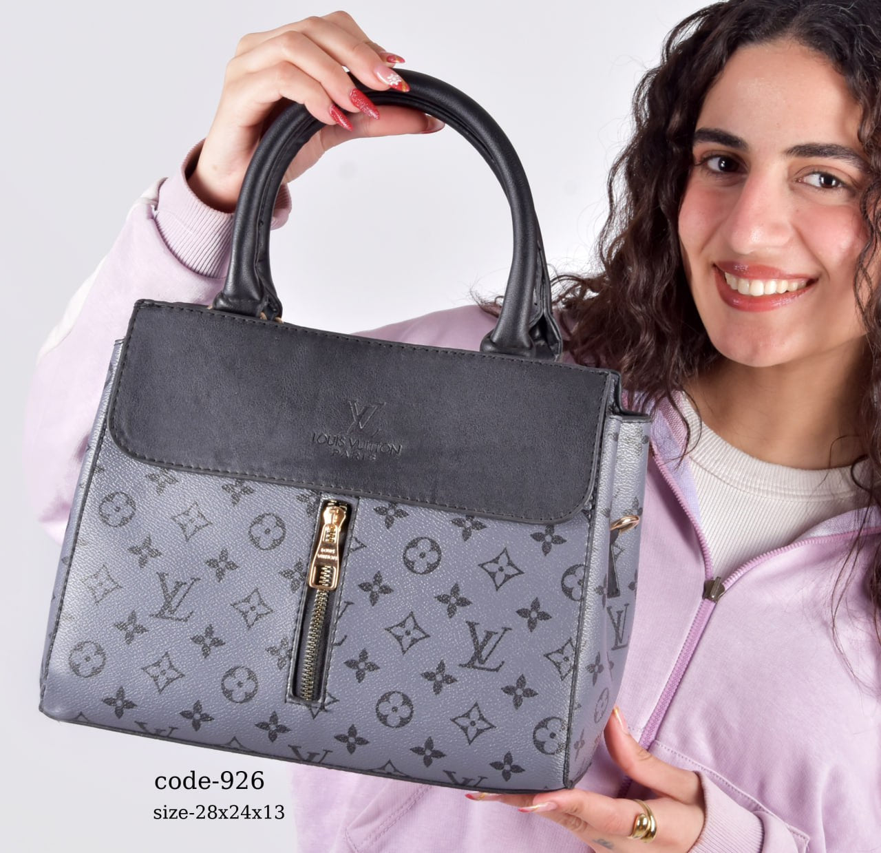 Louis Vuitton Handbag F- 926