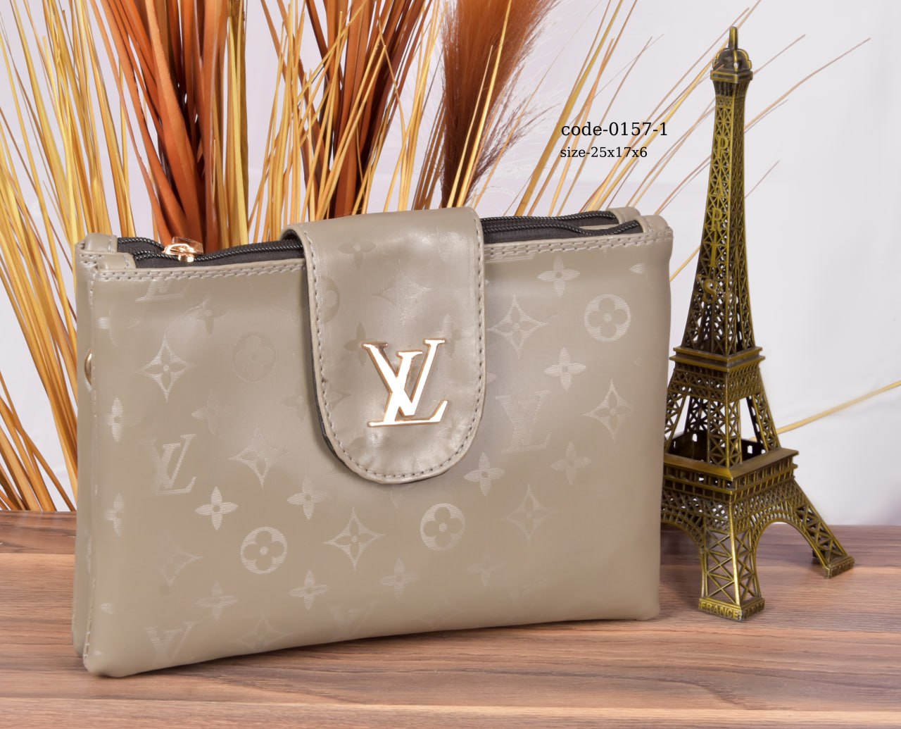 Louis Vuitton Handbag F- 0157