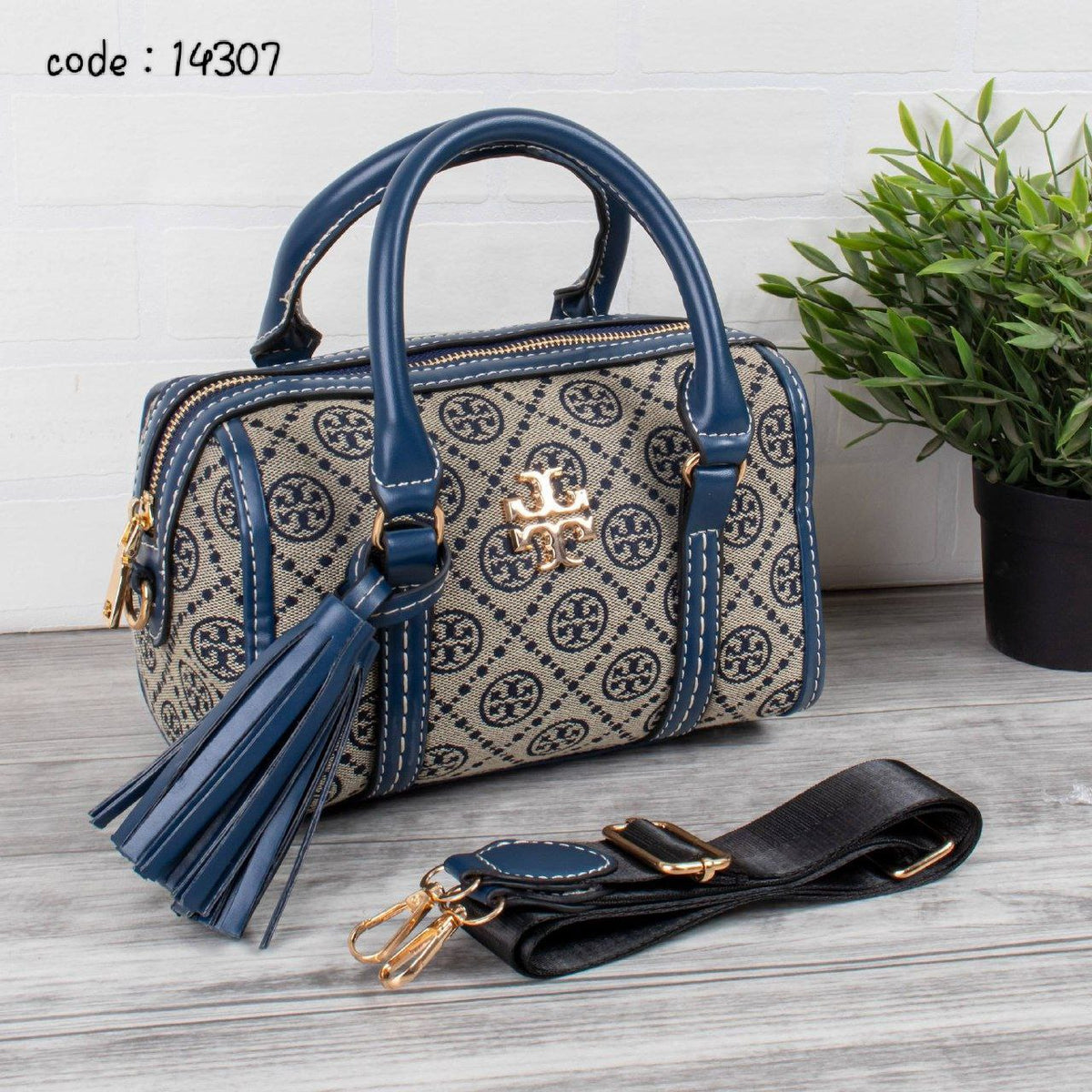 Tory Burch Handbag L- 14307