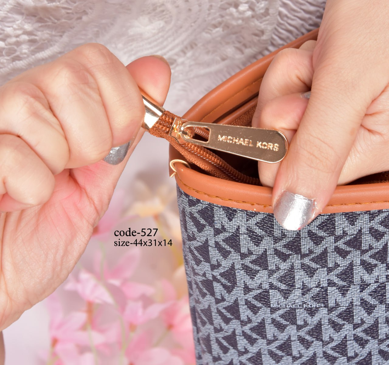 Michael Kors Handbag F- 527