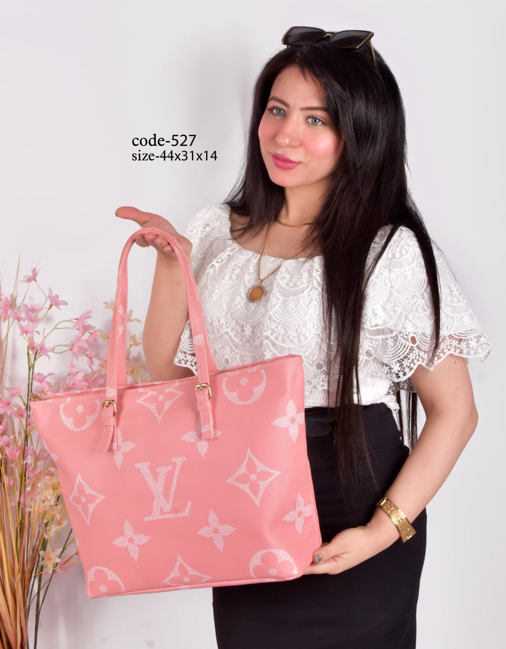 Louis Vuitton Handbag F- 527 L