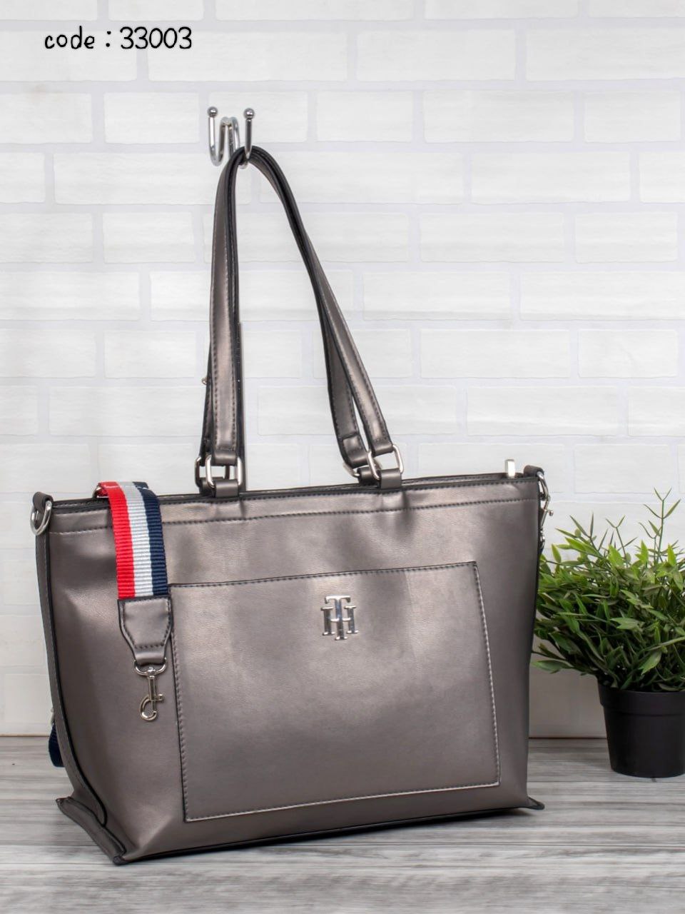 Tommy Hilfiger Handbag L- 33003