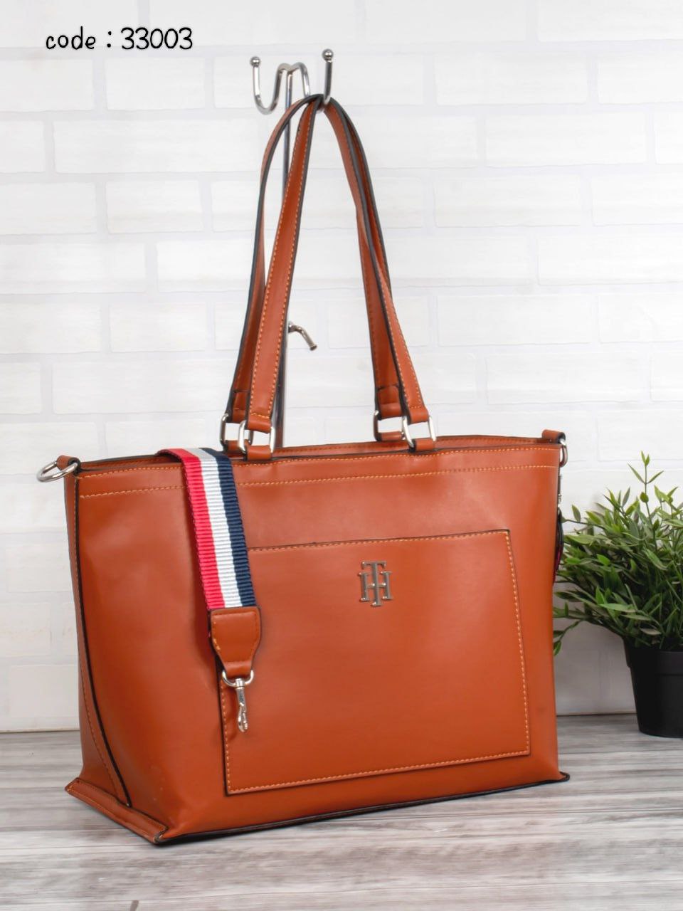 Tommy Hilfiger Handbag L- 33003
