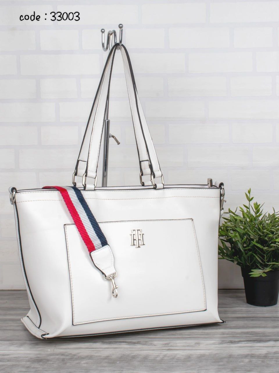 Tommy Hilfiger Handbag L- 33003