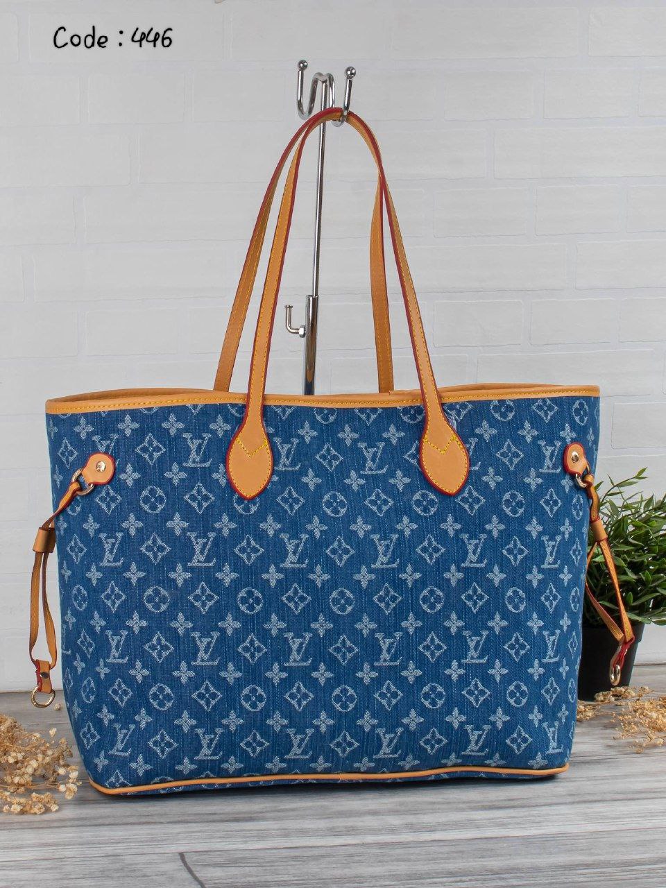 Louis Vuitton Handbag L- 446