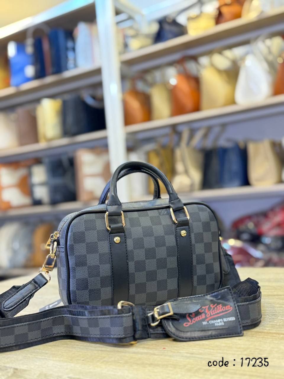 Louis Vuitton Handbag L- 17235