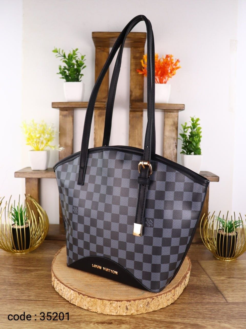 Louis Vuitton Handbag L- 35201