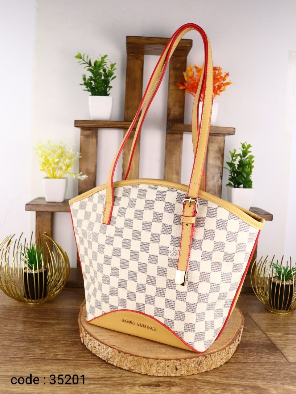 Louis Vuitton Handbag L- 35201