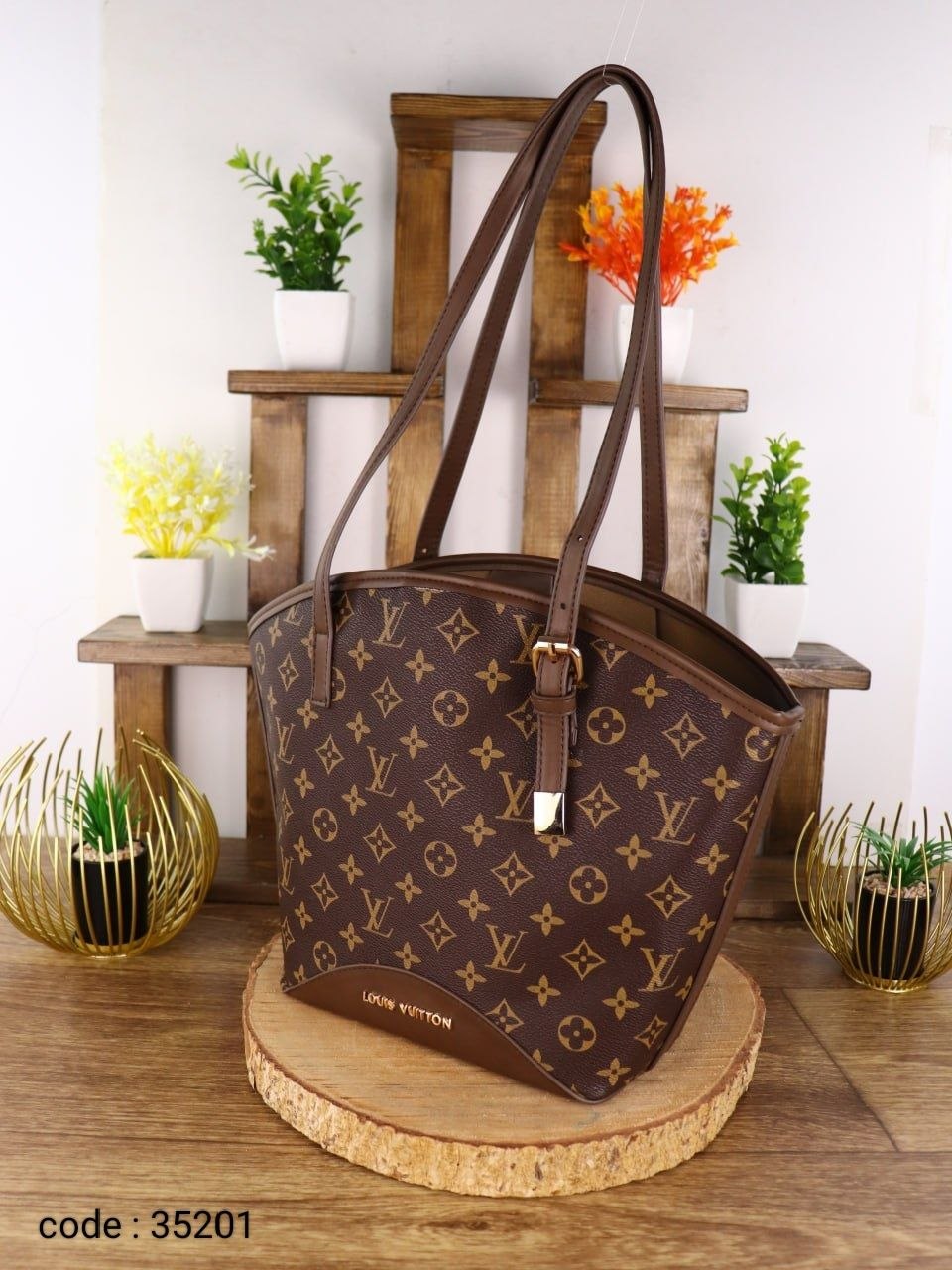 Louis Vuitton Handbag L- 35201