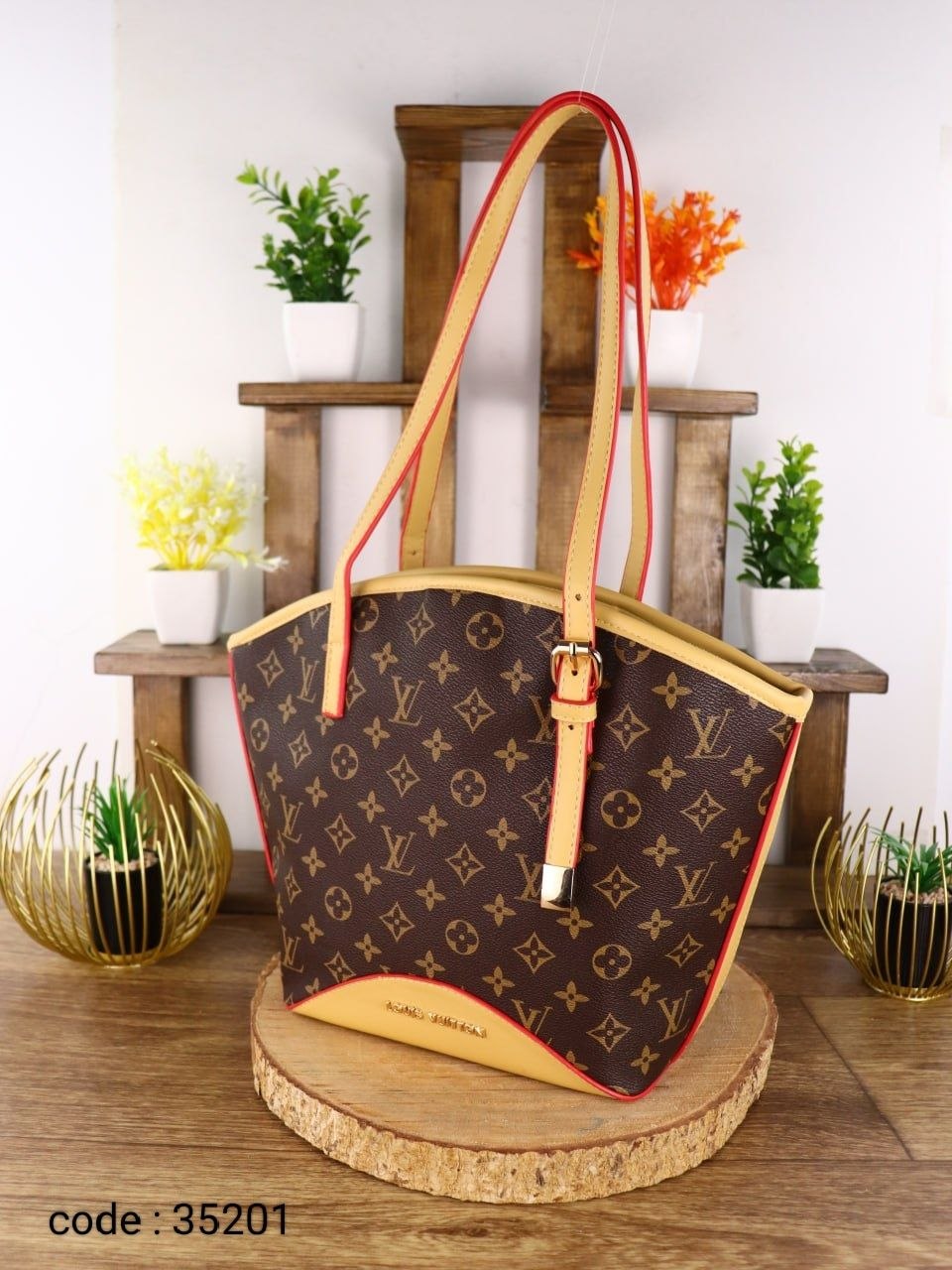 Louis Vuitton Handbag L- 35201