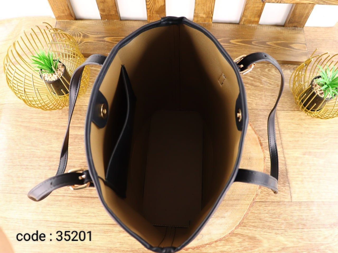 Louis Vuitton Handbag L- 35201