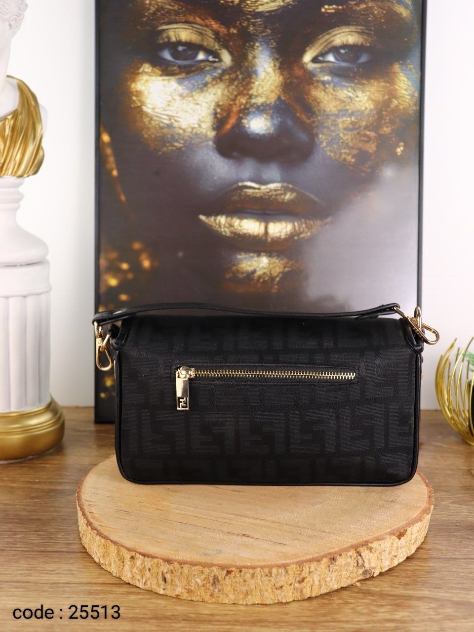 Fendi Shoulder Bag L- 25513