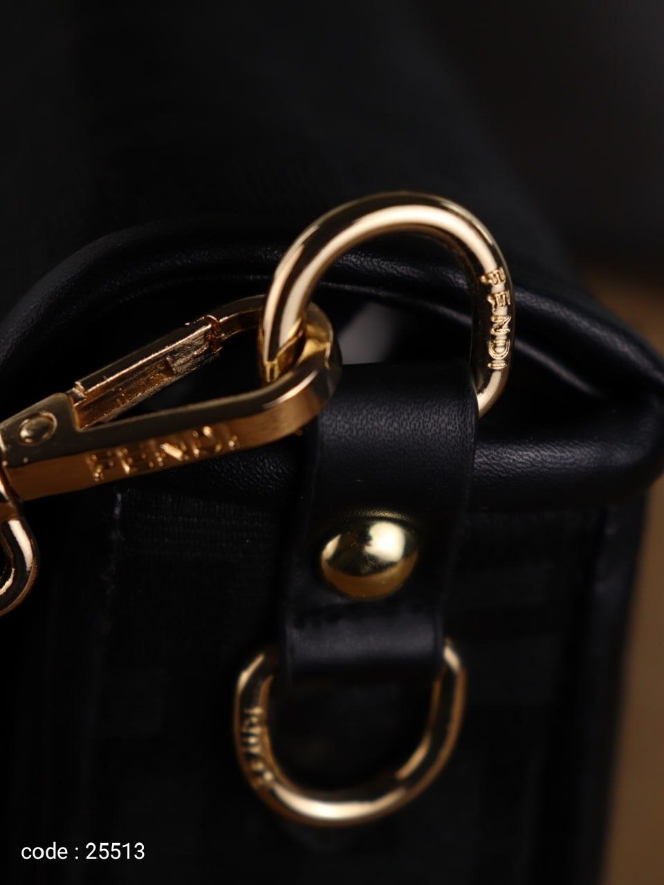 Fendi Shoulder Bag L- 25513