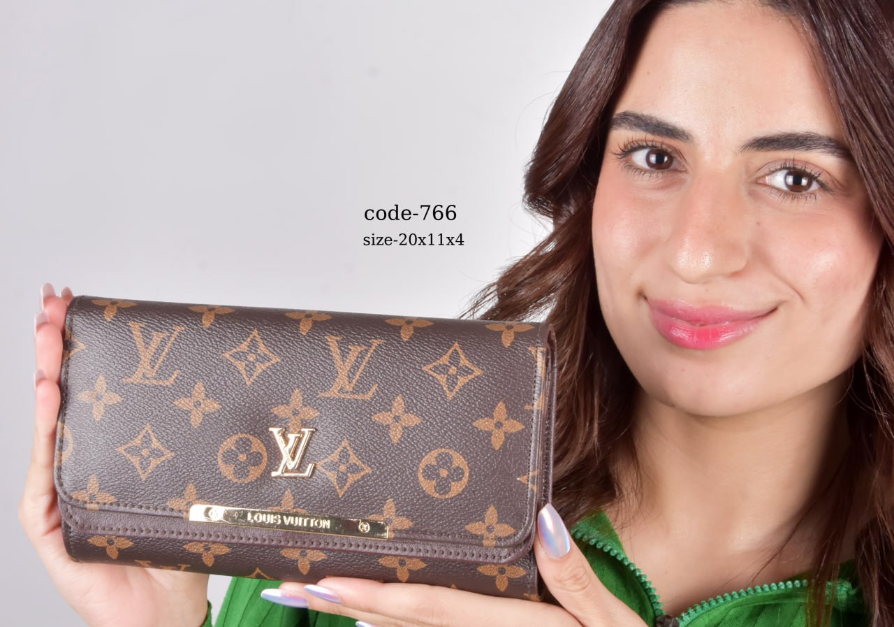 Louis Vuitton Wallet F- 766
