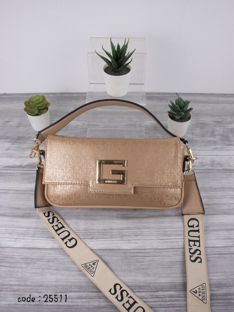 GUESS Handbag L- 25511