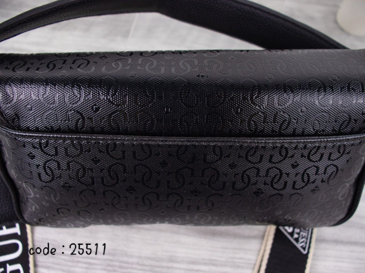 GUESS Handbag L- 25511