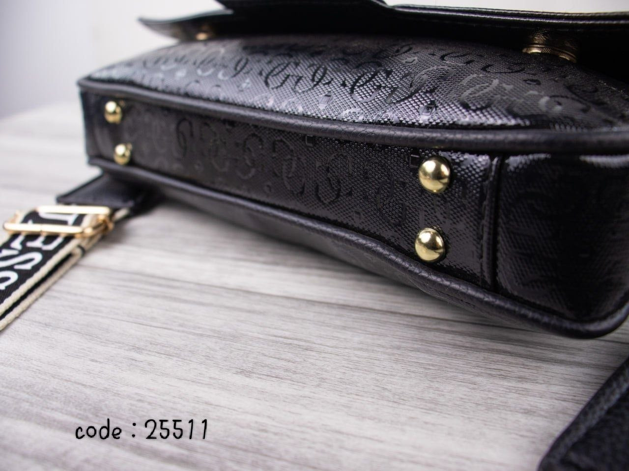 GUESS Handbag L- 25511