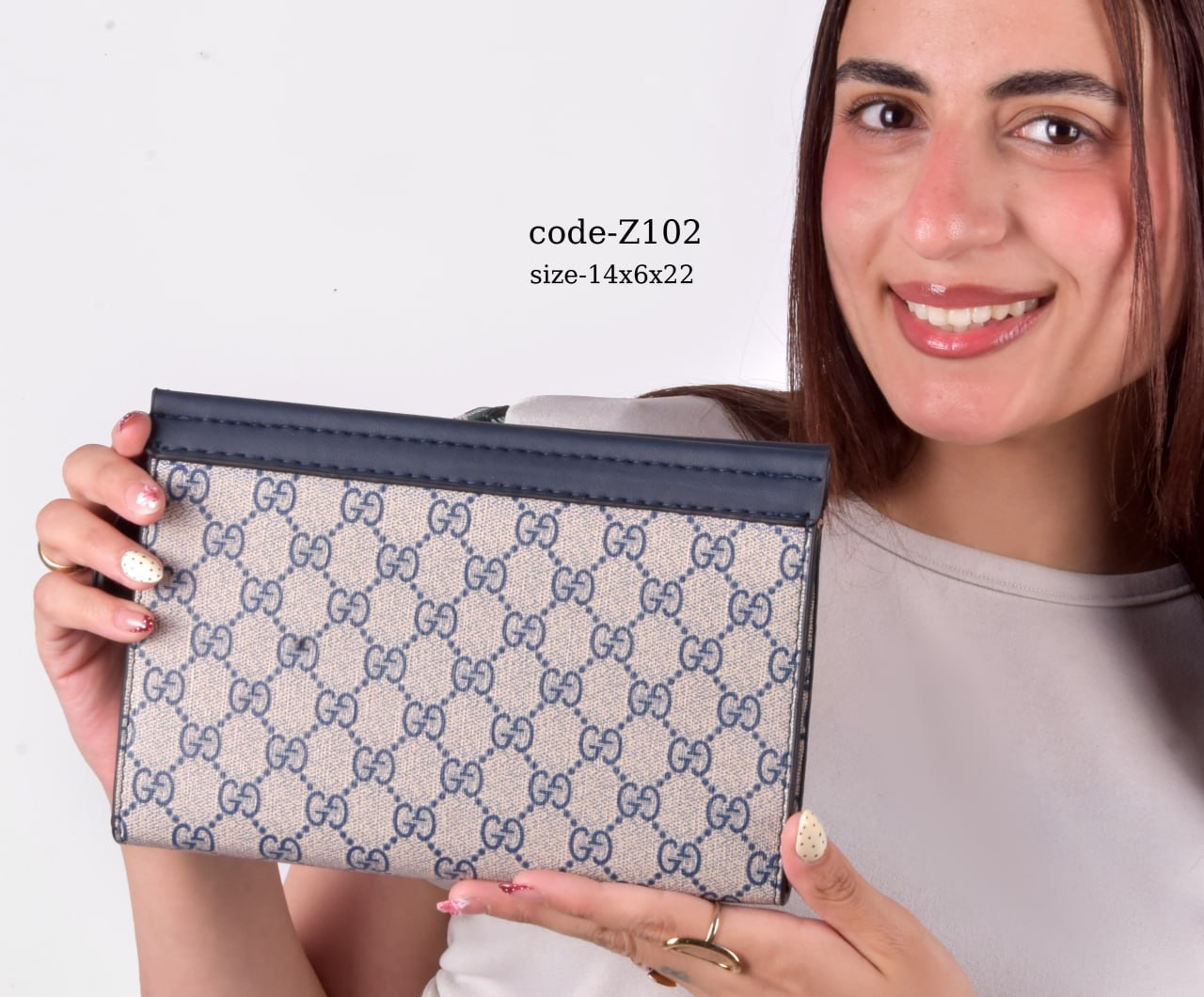 GUCCI Clutch F- Z102 With Box 🎁