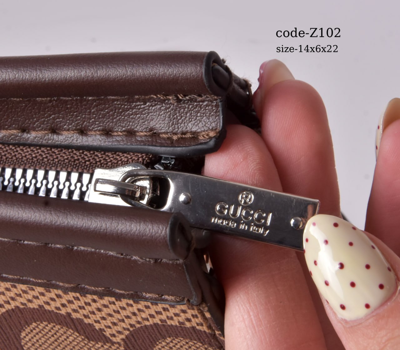 GUCCI Clutch F- Z102 With Box 🎁