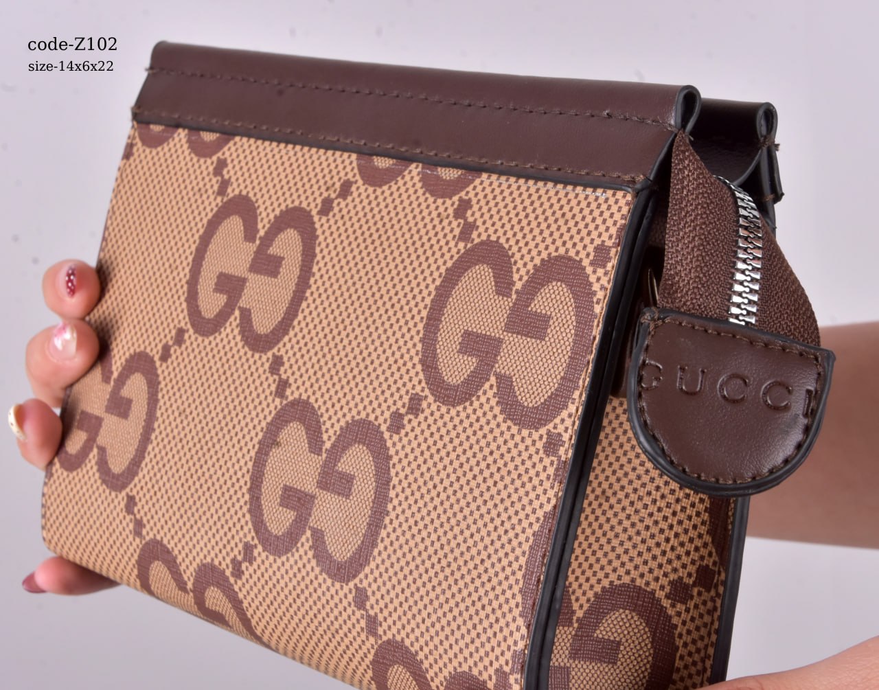 GUCCI Clutch F- Z102 With Box 🎁
