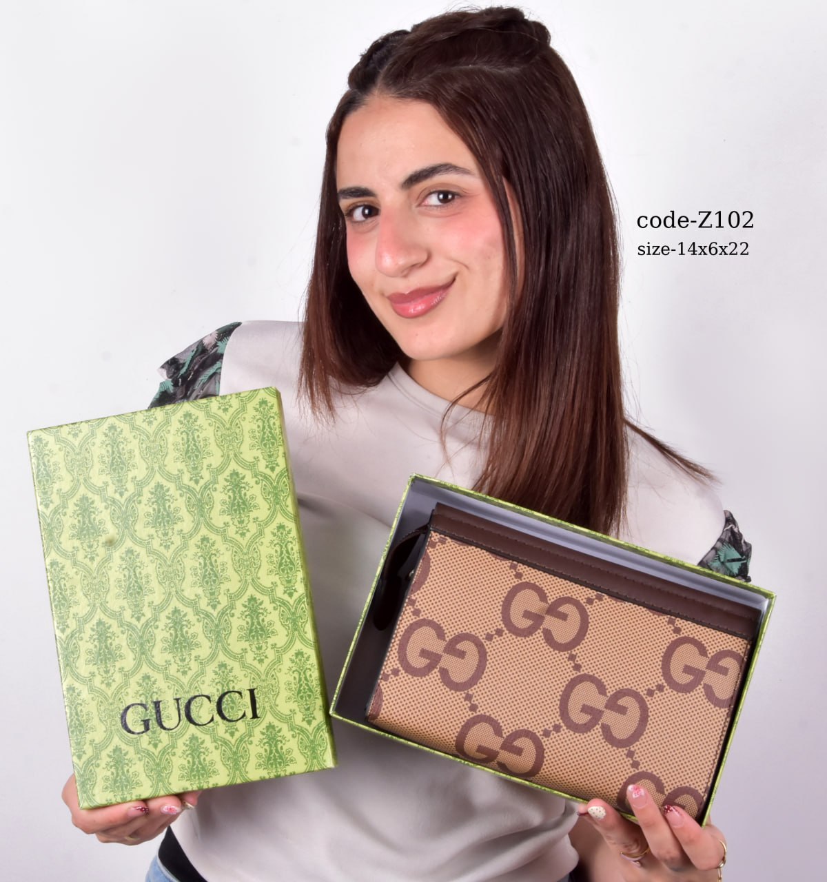 GUCCI Clutch F- Z102 With Box 🎁