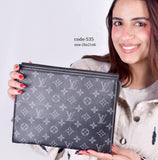 Louis Vuitton Clutch F- 535