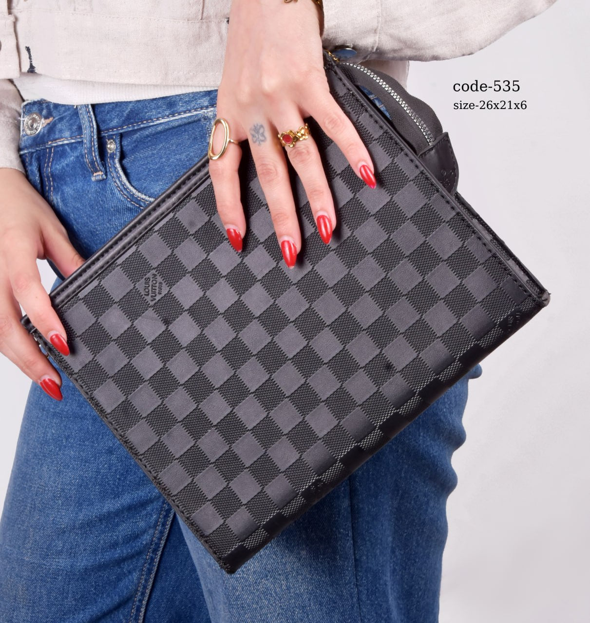 Louis Vuitton Clutch F- 535