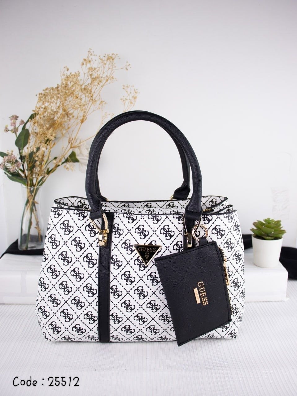 GUESS Handbag L- 25512