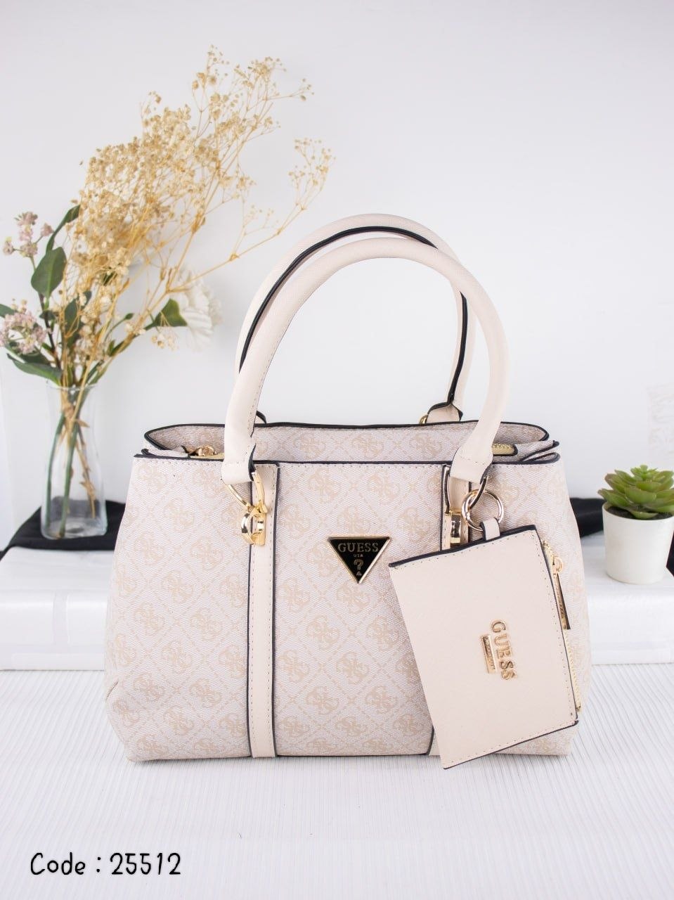 GUESS Handbag L- 25512